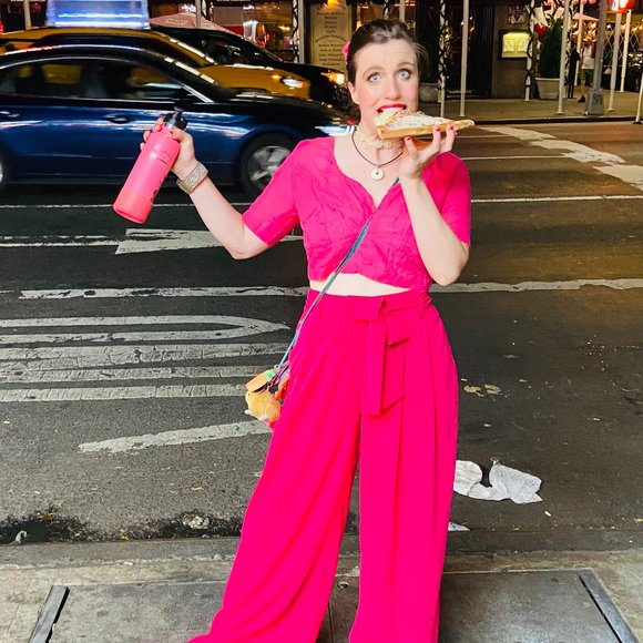 Meet your Posher, Anna - Picture 1 of 2